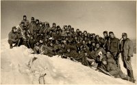 Soldati italiani in armi sulla vetta del Monte Bianco - seconda metà del 1900 - Primo militare a destra Sottotenente Mattio Pierino