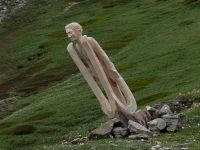 Statua intitolata Sogno Volando sulla strada per il rifugio Mont Fallère