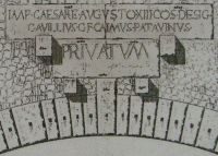 Iscrizione di epoca romana sul ponte